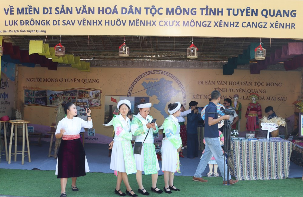 Sắc màu văn hóa dân tộc Mông hội tụ, kết nối và lan tỏa tại Điện Biên - ảnh 10