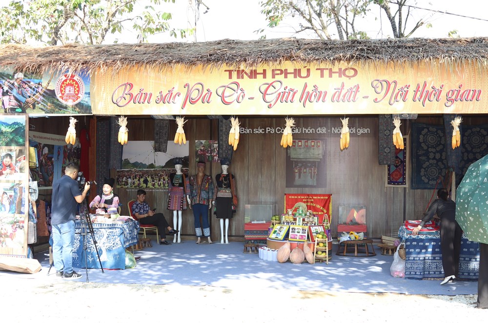 Sắc màu văn hóa dân tộc Mông hội tụ, kết nối và lan tỏa tại Điện Biên - ảnh 11