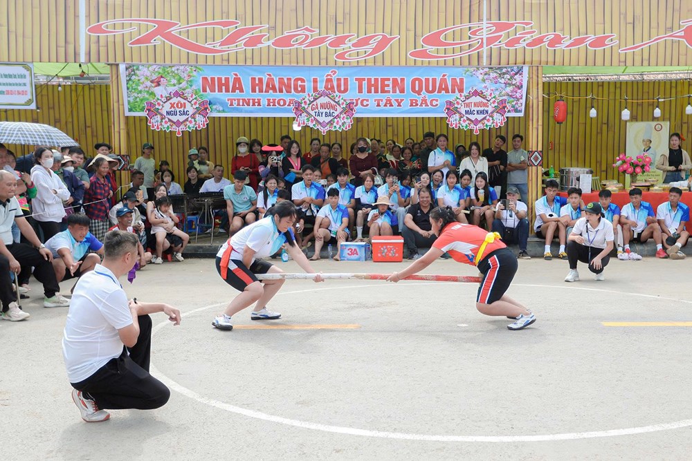 Rộn ràng không khí thể thao tại Ngày hội Văn hóa dân tộc Mông lần thứ IV - ảnh 1