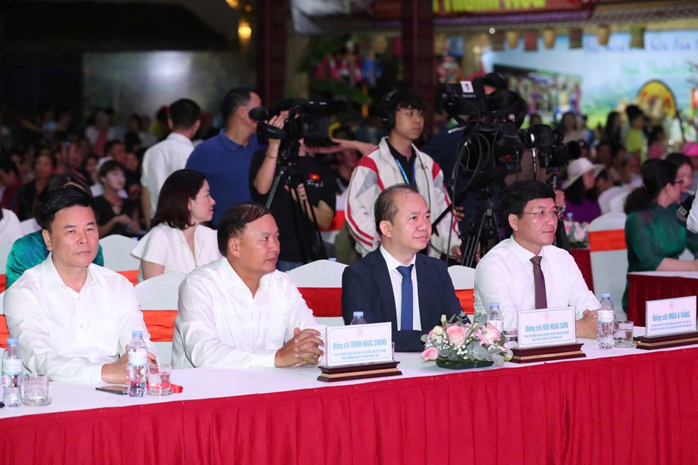 Tôn vinh giá trị văn hóa đặc sắc của đồng bào Mông, củng cố tình đoàn kết toàn dân tộc - ảnh 2