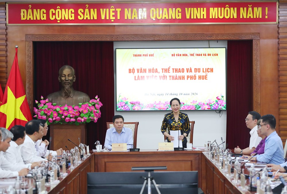 Bộ VHTTDL và UBND thành phố Huế ký kết Kế hoạch phối hợp hành động về phát triển VHTTDL - ảnh 1