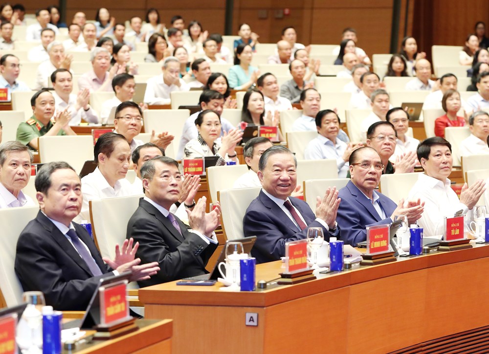 Đảng viên tham gia đầu tư kinh doanh phải giữ gìn đạo đức, xây dựng văn hoá kinh doanh lành mạnh - ảnh 1