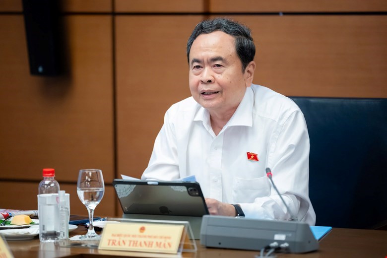 Chủ tịch Quốc hội: Những yếu tố gắn trực tiếp với sức khỏe người dân thì không thể đơn giản hóa - ảnh 1