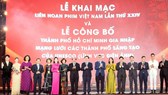 TP.HCM bừng sáng đêm khai mạc LHP Việt Nam và đón nhận danh hiệu UNESCO ‘Thành phố sáng tạo toàn cầu về điện ảnh’