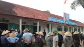 Ai nối lại đường đến lớp?