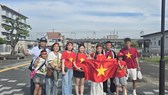 Cổ động viên Việt Nam tiếp lửa cho đội tuyển U23 tại ASIAD 20