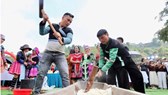 Chén trà có người kể chuyện