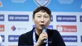 HLV Kim Sang-sik chưa hài lòng dù tuyển Việt Nam thắng Malaysia 2-0