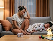 Làm mẹ thật sự rất khó, ai mà chưa từng có lúc sụp đổ cơ chứ?