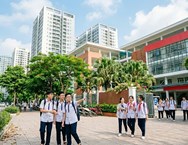 Áp lực lớp 10 công lập tại Hà Nội: Không thể chỉ trông chờ tăng chỉ tiêu