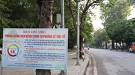 Đường phố Hà Nội vắng vẻ trong ngày đầu tiên thực hiện giãn cách theo  Chỉ thị 16
