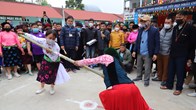 Đồng bào vùng cao biên giới hứng khởi tham gia Đại hội Thể dục -Thể thao