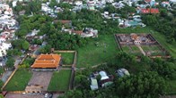 Người dân sống trong nhà xuống cấp chờ di dời khỏi di tích An Lăng