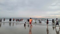 Tổ quản lý bãi biển Mỹ Khê kịp thời cứu 4 du khách gặp nạn