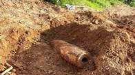 San đất làm nghĩa trang, phát hiện quả bom nặng 227kg