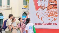 Lan tỏa không khí ngày bầu cử tới du khách quốc tế