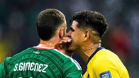 Cầu thủ thứ hai bị thẻ đỏ vì che miệng tại World Cup 2026