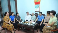Lãnh đạo Bộ VHTTDL thăm và tri ân gia đình liệt sĩ 
