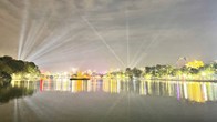 Hồ Gươm lung linh trước giờ Giao thừa