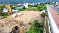 Đà Nẵng: Mong mỏi dọn dẹp bãi vật liệu làm xấu thành phố