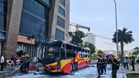 Khánh Hòa:  Xe khách giường nằm bị thiêu rụi sát cầu Trần Phú, Nha Trang