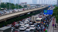Giao thông Hà Nội sáng 11.5: Va chạm trên phố Láng Hạ