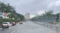 Giao thông Hà Nội sáng 15.9: Võ Chí Công, Núi Trúc ngập, Vành đai 2 ùn kéo dài
