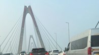 Giao thông Hà Nội sáng 15.10: Cầu Nhật Tân ùn sau va chạm