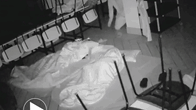7 nhân viên quán ăn say ngủ, sáng dậy xem camera phát hiện cảnh tượng sợ hãi