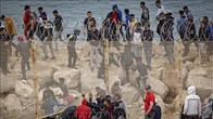 Khoảng 60.000 người di cư tràn vào Ceuta, Tây Ban Nha đối mặt khủng hoảng biên giới