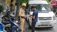 Từ hôm nay 10.8: Xe hợp đồng đón, trả khách sai quy định có thể bị thu hồi giấy phép