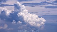 Hàng loạt sân bay Indonesia ngừng hoạt động do núi lửa phun trào