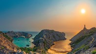 Hải đăng Long Châu: Trăm năm soi sáng biển trời Đông Bắc