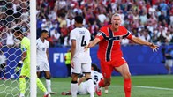 Haaland gây chú ý với dòng tên trên áo trong ngày ra mắt World Cup