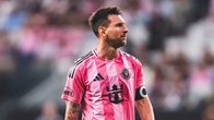 Messi tỏa sáng với cú đúp, thiết lập kỷ lục mới