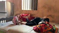 Chỉ với đôi chân, chàng trai bại não xứ Lạng làm chủ kênh TikTok 30.000 người theo dõi