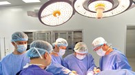 Vinmec Hải Phòng áp dụng thành công kỹ thuật thay khớp vai đảo ngược cho bệnh nhân người Anh