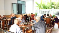 “Gia đình lớn” của những người cao tuổi, neo đơn 