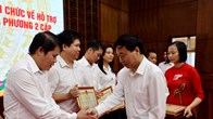 Khen thưởng 36 công chức, viên chức biệt phái về công tác tại cơ sở