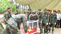 Lai Châu lấy mẫu, số hóa thông tin hài cốt liệt sĩ tại Nghĩa trang Liệt sĩ xã Than Uyên