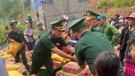 Trao tặng 400 suất quà cho người dân vùng biên giới Quảng Lâm
