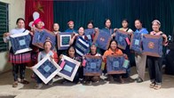 Phụ nữ Dền Sáng giữ nghề truyền thống, tạo sinh kế và lan tỏa bản sắc