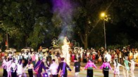 Rộn ràng vòng xòe Thái níu chân du khách đêm cuối tuần ở Nghĩa Lộ