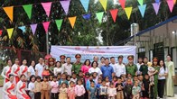 Nâng bước học sinh vùng cao Xa Dung đến trường