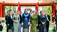 Phu nhân Thủ tướng Lê Minh Hưng cùng phu nhân Thủ tướng 3 nước trải nghiệm các hoạt động văn hóa tại Văn Miếu - Quốc Tử Giám