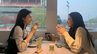 Người EQ thấp thường thích làm điều này khi nói chuyện