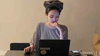 Tan làm rồi vẫn không được yên: Sếp giao việc, đồng nghiệp nhờ “giúp chị tí”, từ chối sao?