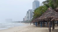 Đà Nẵng tạm dừng hoạt động tắm biển để đảm bảo an toàn trước bão số 13