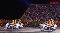 Xem những màn trình diễn mô tô điêu luyện của các chiến sĩ Công an nhân dân