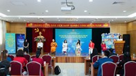 Những sứ giả chắp cánh tình yêu ngôn ngữ mẹ đẻ ra thế giới